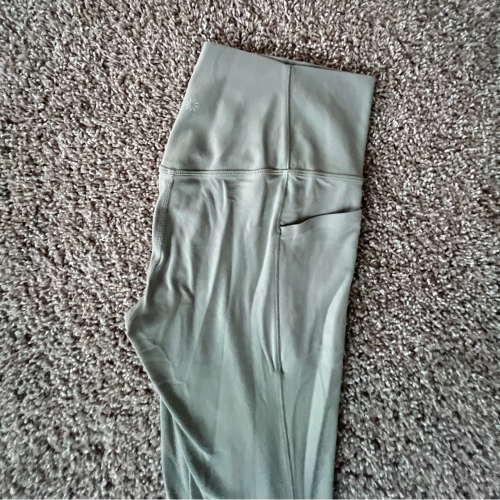 Athleta Salutation Legging S